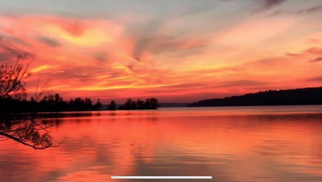 Manitoulin Inn Mindemoya Εξωτερικό φωτογραφία