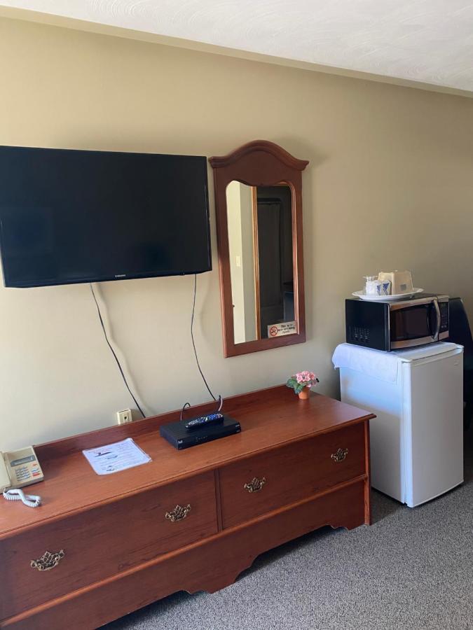 Manitoulin Inn Mindemoya Εξωτερικό φωτογραφία