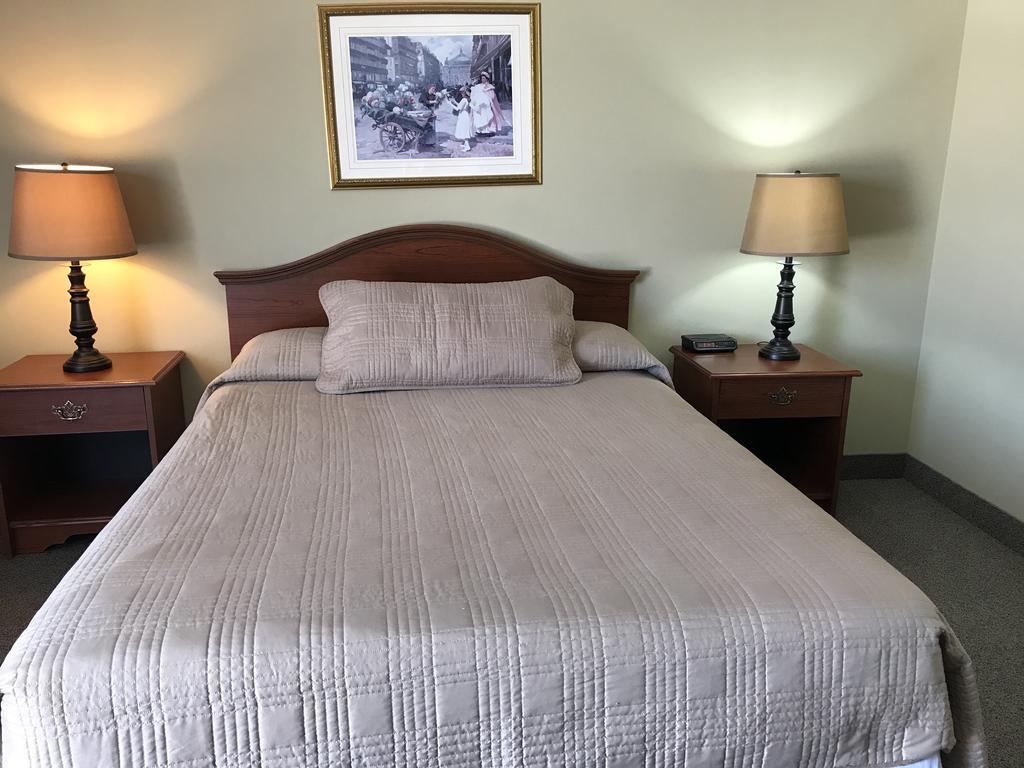 Manitoulin Inn Mindemoya Εξωτερικό φωτογραφία