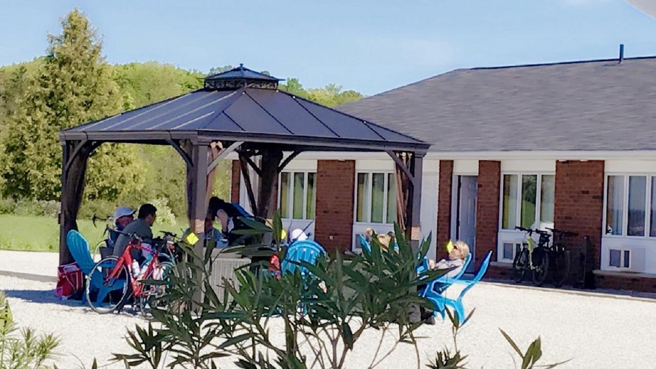Manitoulin Inn Mindemoya Εξωτερικό φωτογραφία