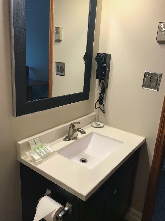 Manitoulin Inn Mindemoya Εξωτερικό φωτογραφία